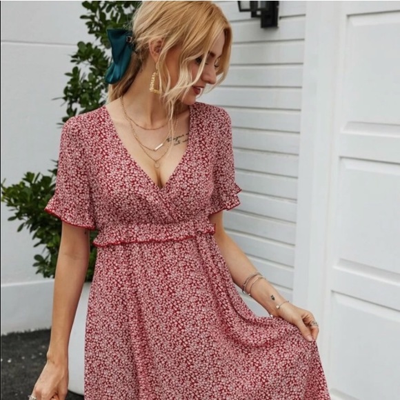 Dresses & Skirts - Ditsy Floral Dress